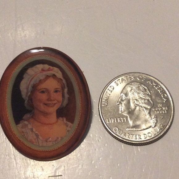 American Girls choker and 8 pins - Picture 12 of 15